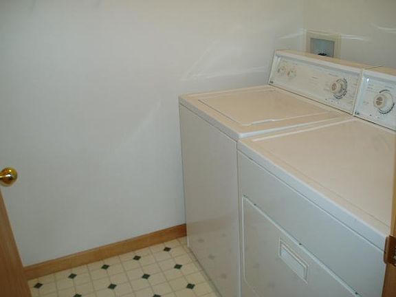 laundry/mud room