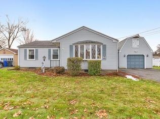 23 Hicks St, Springfield, MA 01104
