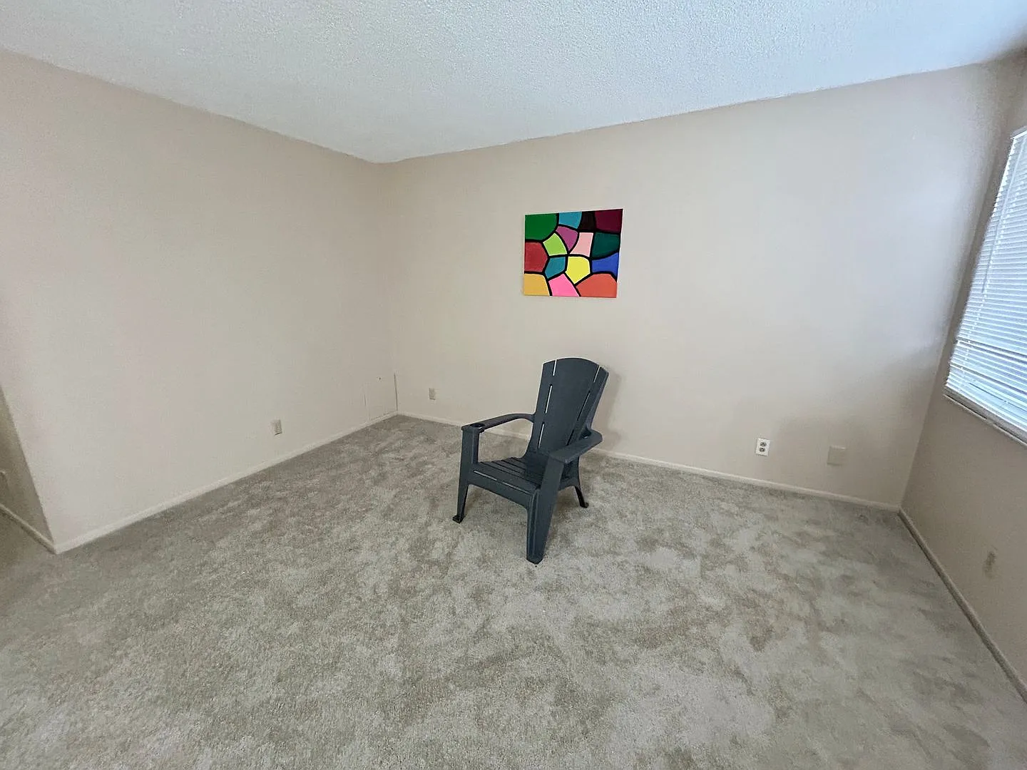 Cozy 1 Bedroom, 1 Bath Condo with Easy Freeway Access — Photo 4