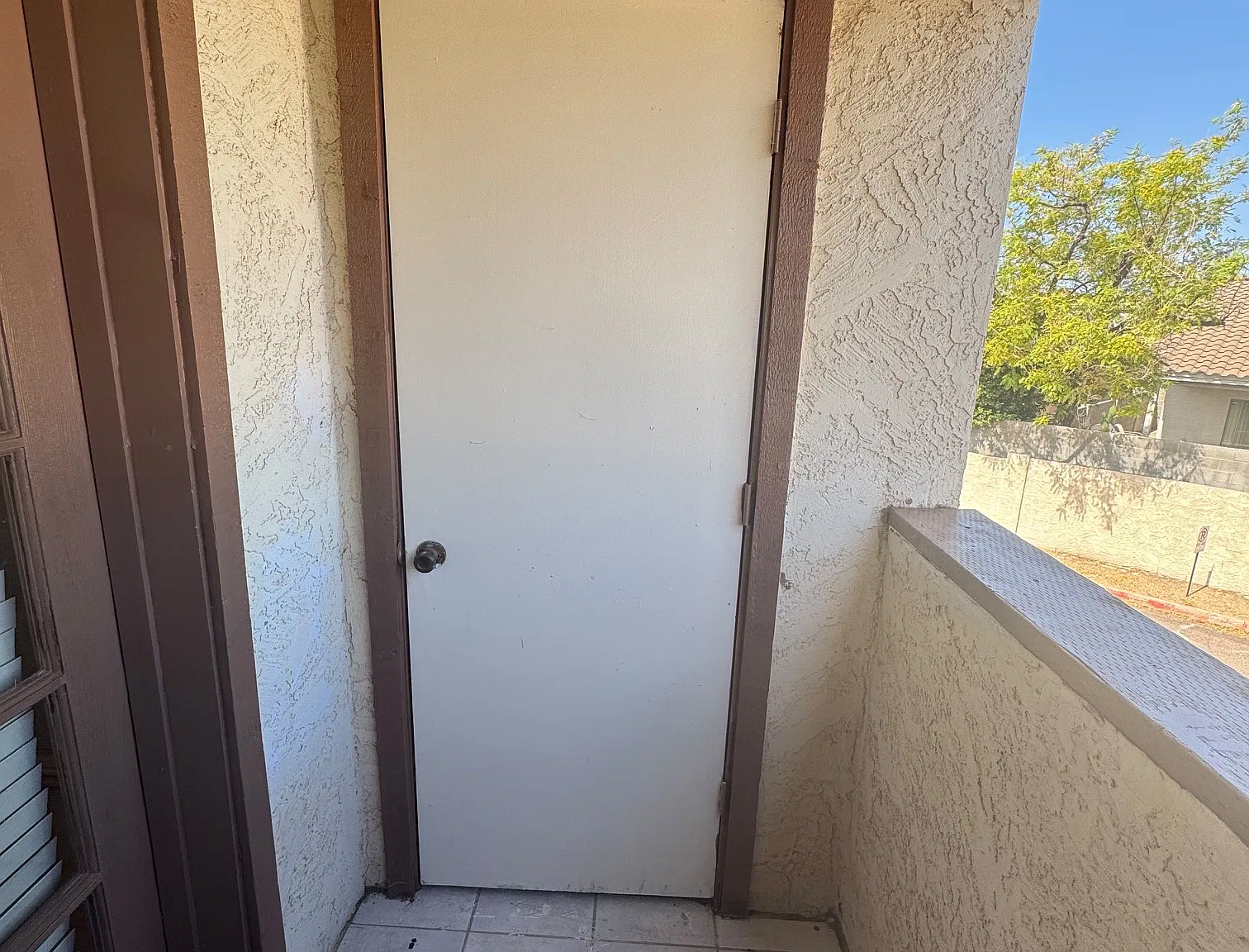 2 bed, 900 sqft, $1,350 — Photo 2