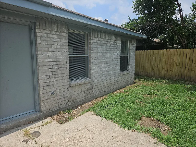 18539 Lippizaner Dr — Photo 27