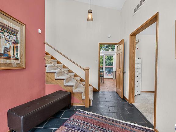 4th image of 120 Briarwood Ln