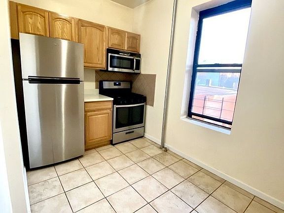 4th image of 32-48 30th St #3BC