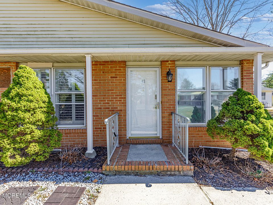 1st image of 43A Magnolia Road