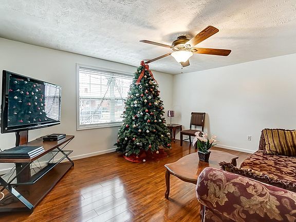 5th image of 2714 N Hiawatha St