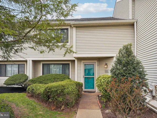 205 Bunker Hill Rd #121, Harleysville, PA 19438