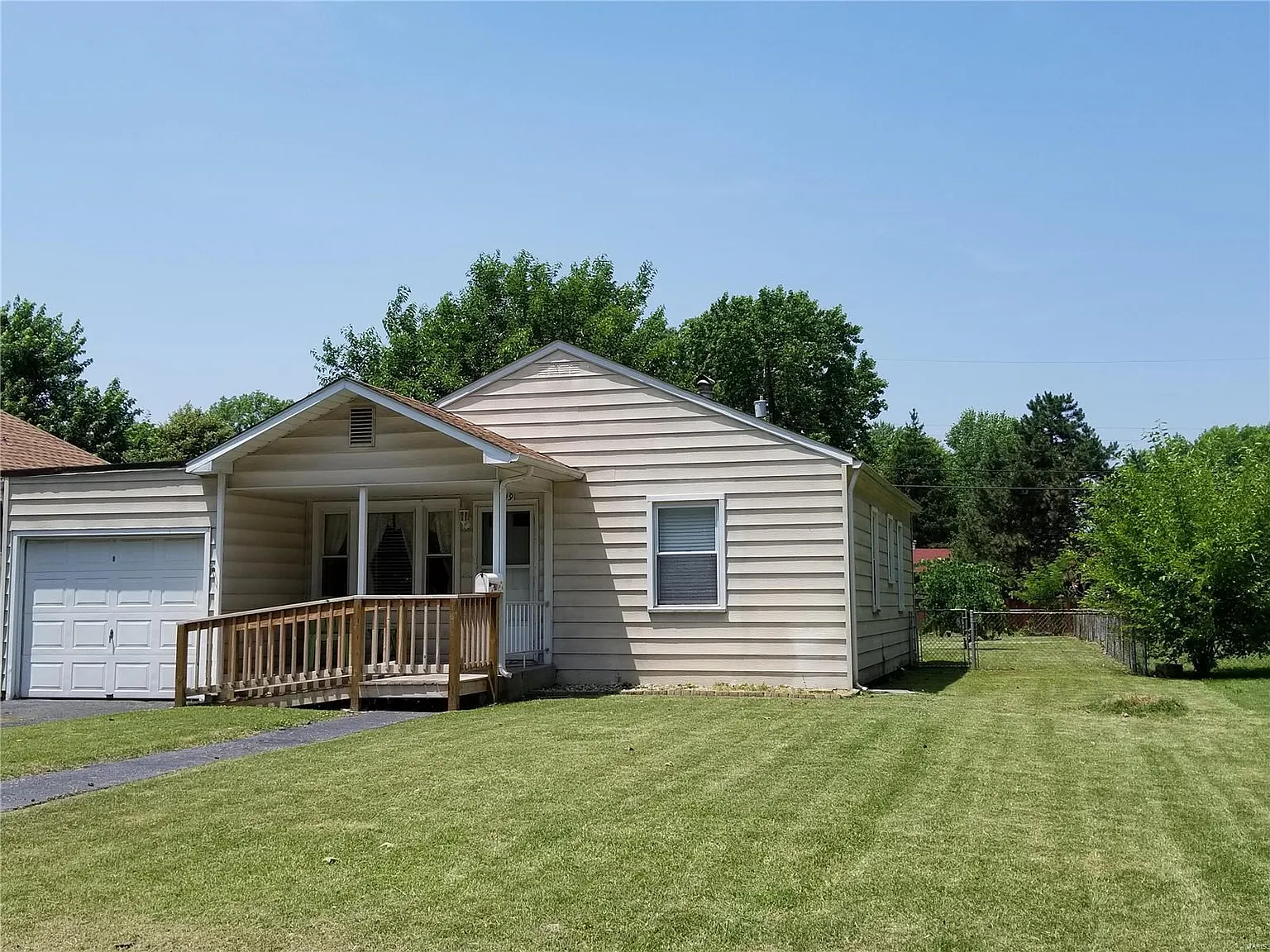 2819 Indiana Ave photo 1