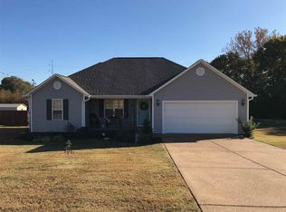 70 Fieldcrest Cv, Henderson, TN 38340