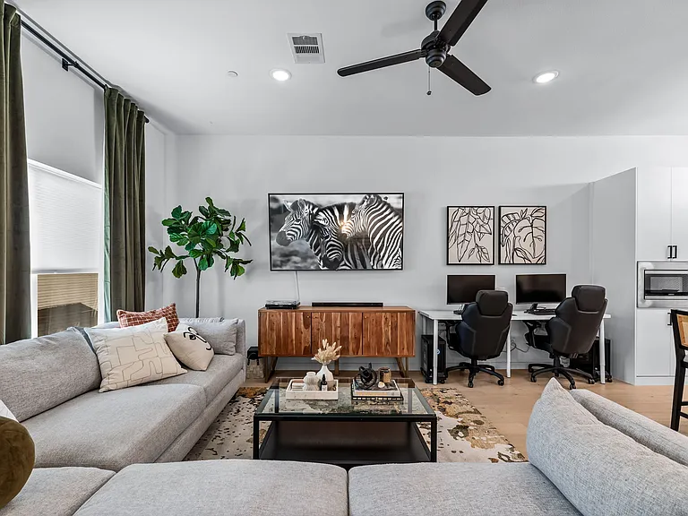 1507 N Garrett Ave #203 — Photo 15