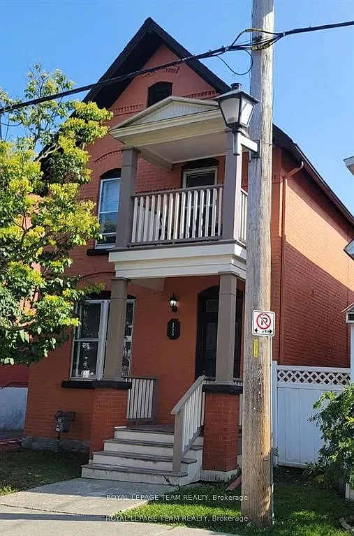 4 bed, $2,800 — Photo 1