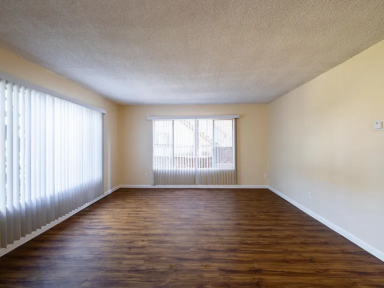 Sleepy Hollow Apartments — Photo 20