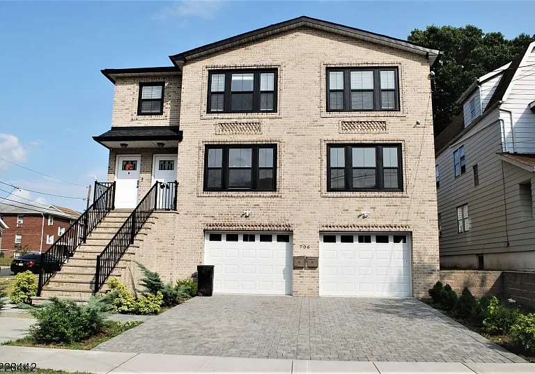 706 Elm St — Photo 1