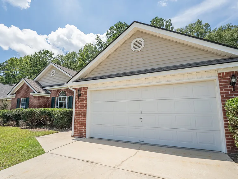 123 W Tisbury Ln — Photo 4