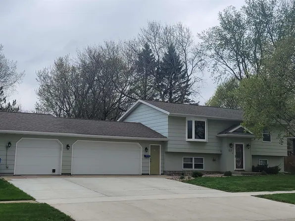 815 N Liberty Ave, Madison, SD 57042