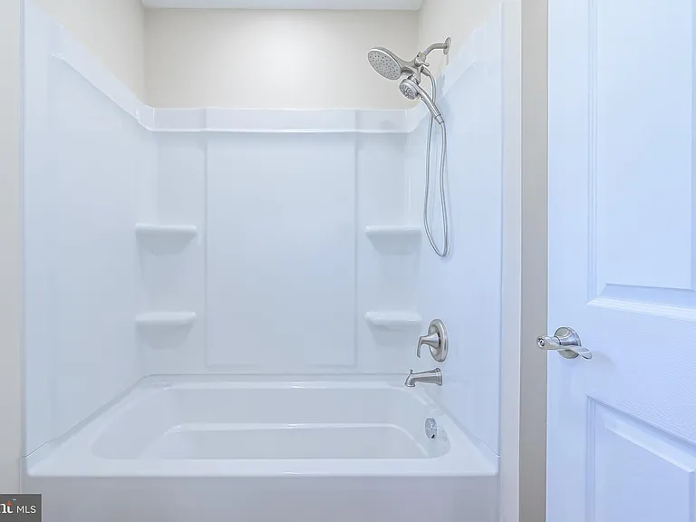 820 Archer St — Photo 14