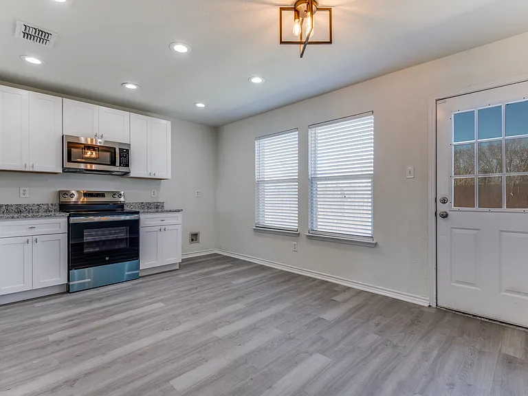 312 Stanford Dr — Photo 22
