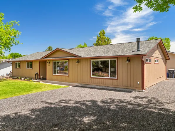 2108 NW 13th St, Redmond, OR 97756