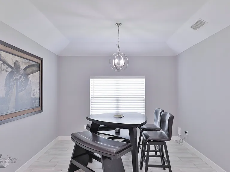 3126 Oakley St — Photo 8