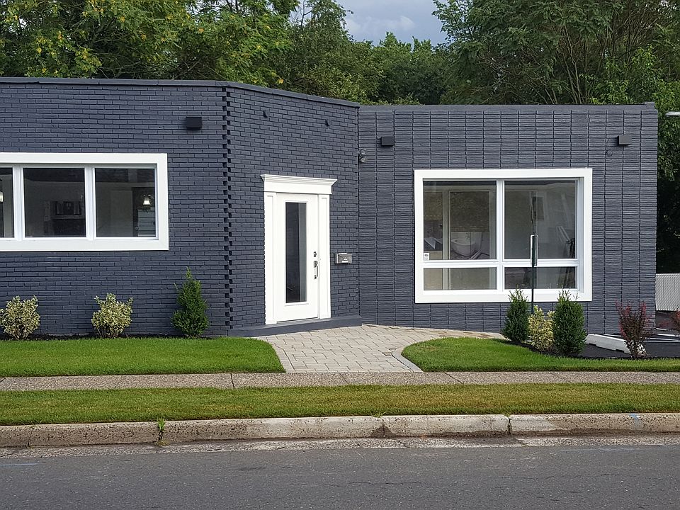 1st image of 22 Plainfield Ave