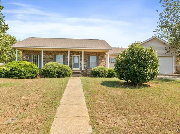 231 Ann St, Moundville, AL 35474