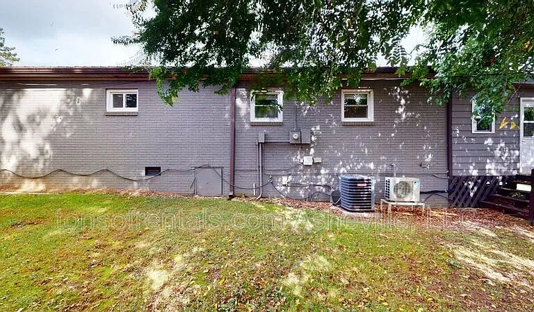423 Crest Rd — Photo 5