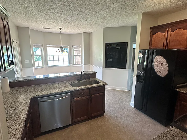 104 Elderberry Ct — Photo 4