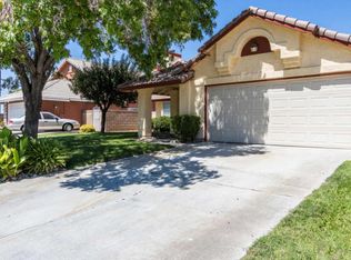 1011 Edie Way, Lancaster, CA 93535