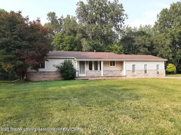 3902 Moonlight Ln, Holt, MI 48842