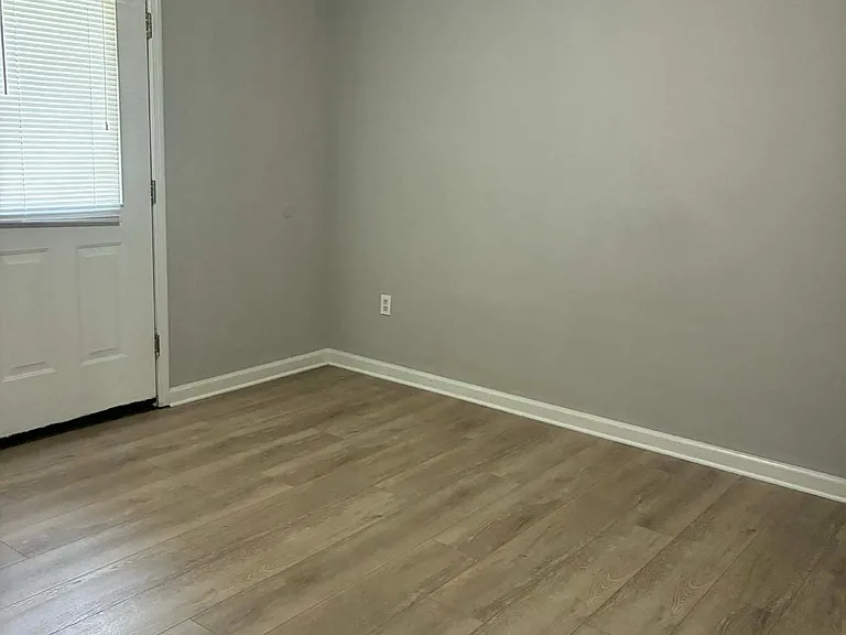 233 Churchill Dr #2 — Photo 8
