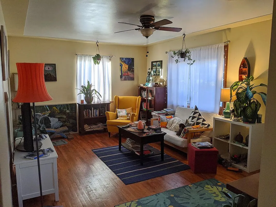 3 bed, 2.0 bath, 1159 sqft, $2,330 — Photo 3