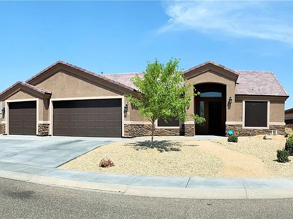 3rd image of 3261 Isador Ave