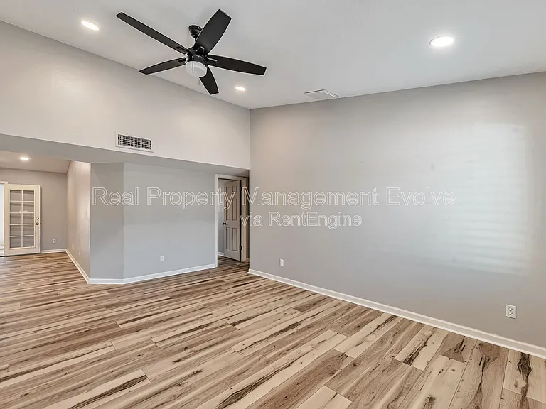 6502 E Grandview Dr — Photo 1