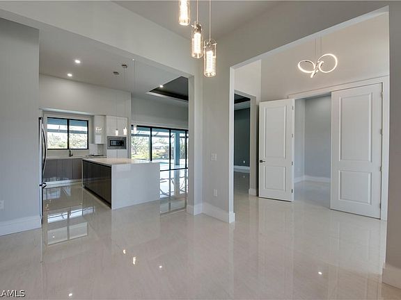 5th image of 1707 Surfside Blvd