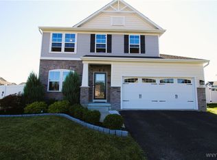 4559 Logans Ln, Hamburg, NY 14075