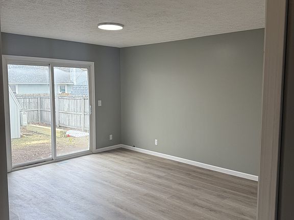 4th image of 804 Woodmere Dr