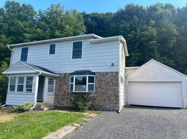 66 Layton St, Lyons, NY 14489