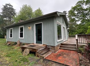1127 Round Hill Dr, Charlottesville, VA 22901