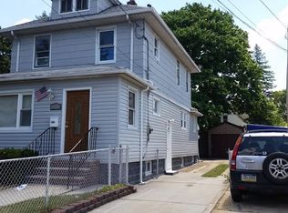 14125 243rd St, Rosedale, NY 11422