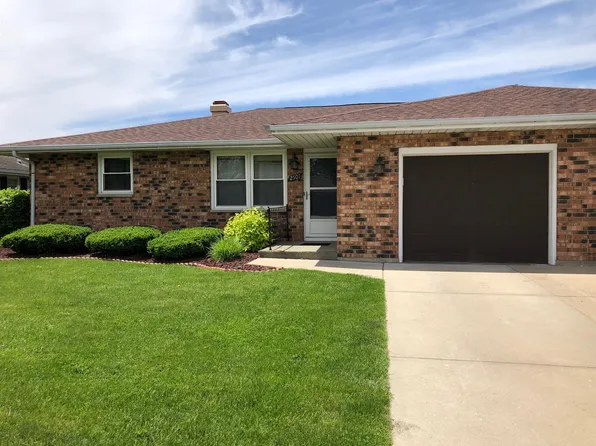 2501 N Lexington Dr, Janesville, WI 53545