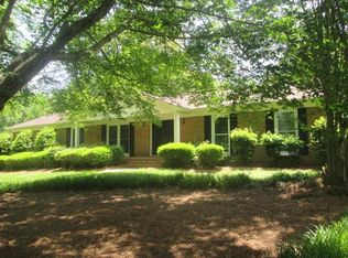 4410 Creemore Dr, Charlotte, NC 28213