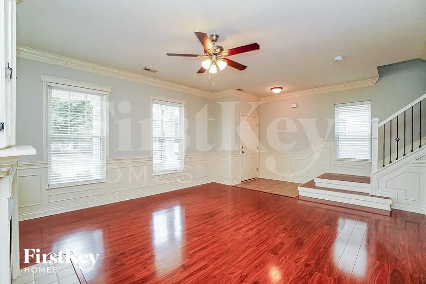 3 bed, 3.0 bath, 1909 sqft, $3,000 — Photo 4