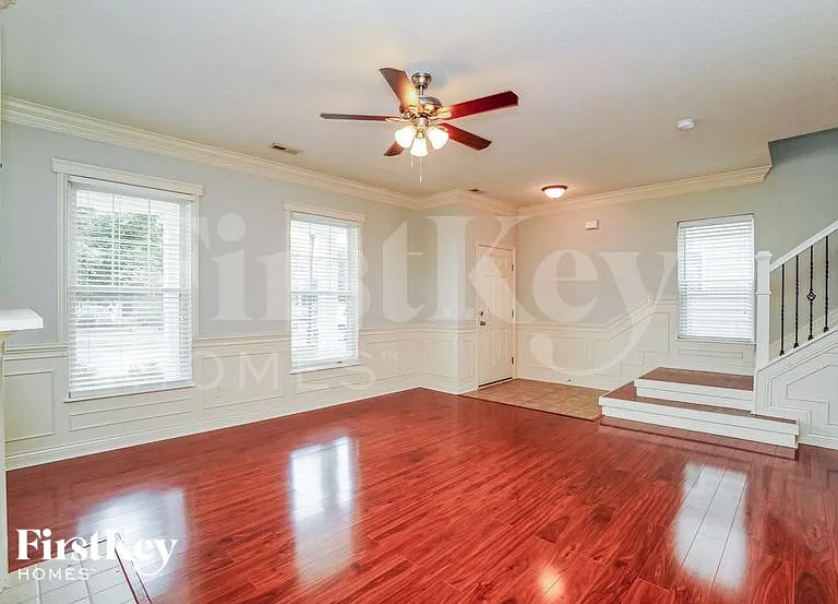 5620 Cardin Blvd — Photo 4