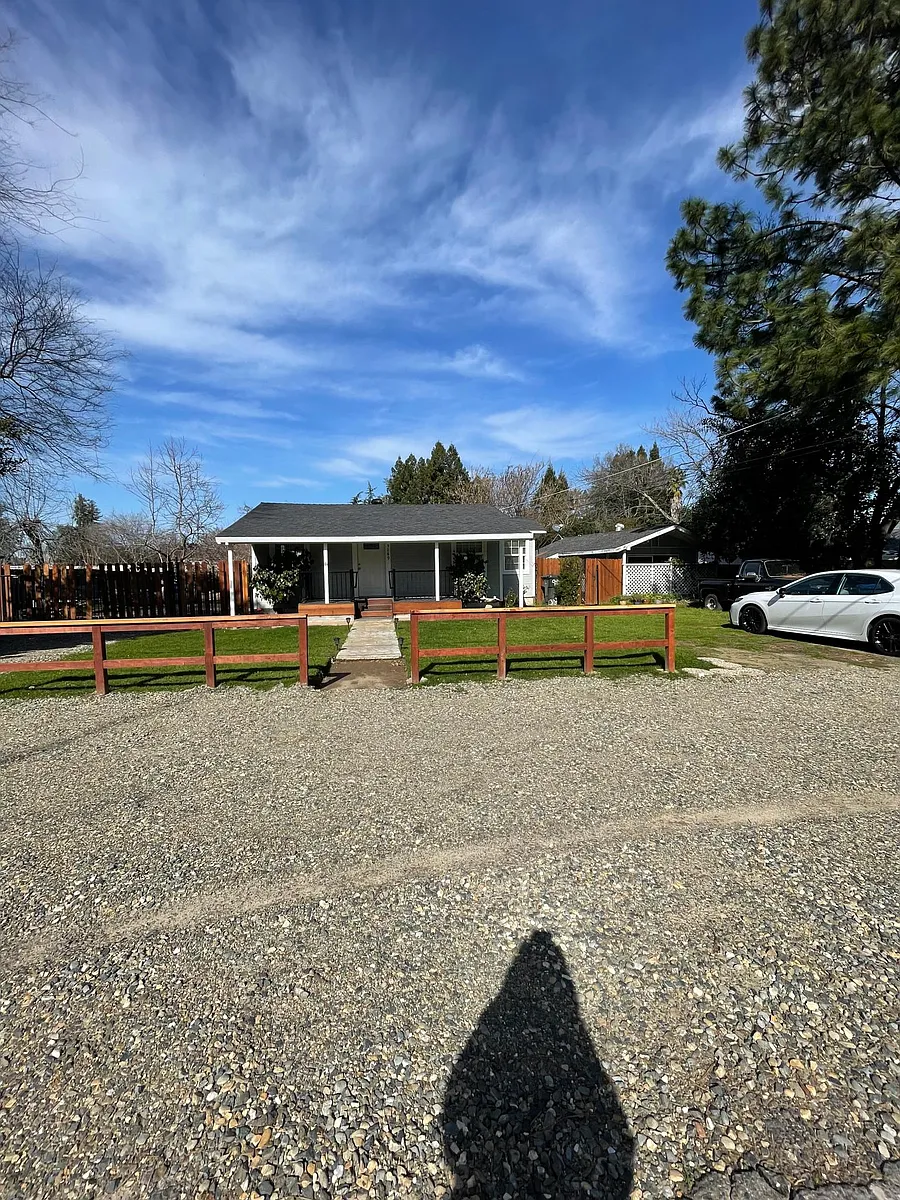 Building Photo - 9289 Loma Ln #A