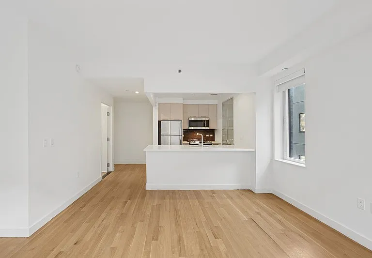 501 E 74th St #9F — Photo 8
