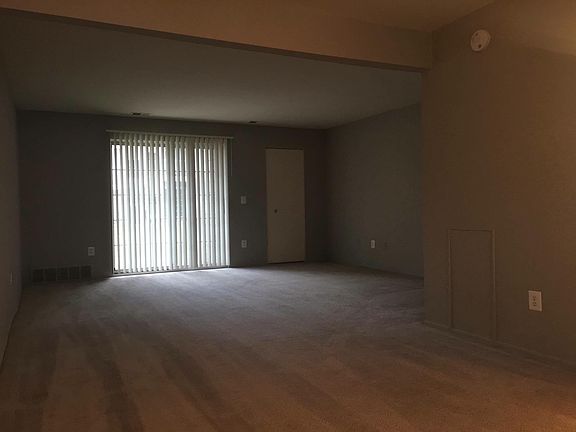 4th image of 402 Village Green Blvd APT 107