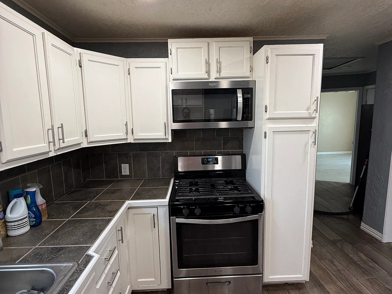 2 bed, 748 sqft, $1,200 — Photo 4