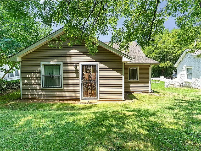 2215 Albion St — Photo 24