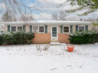 641 1st St, Lemont, IL 60439