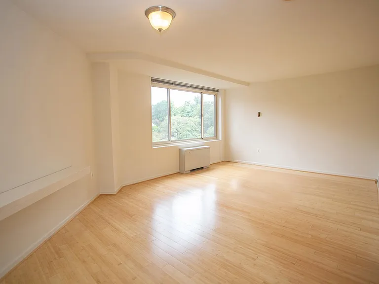 4000 Tunlaw Rd NW #829 — Photo 8