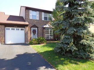 1210 Robin Dr, Carol Stream, IL 60188